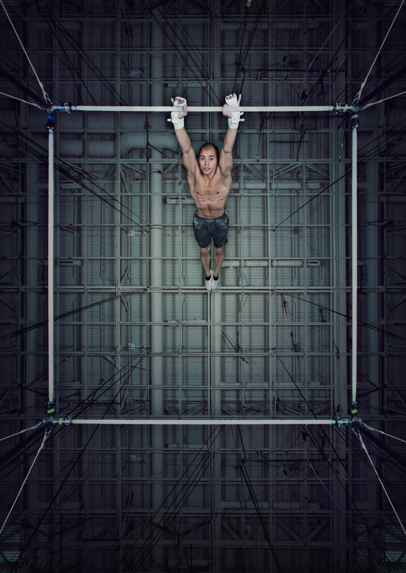 cc2010049 - Cirque du Soleil for Adeyaka Magazine; No commercial